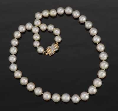 Appraisal: A South Sea Pearl Necklace Individually strung South Sea pearls