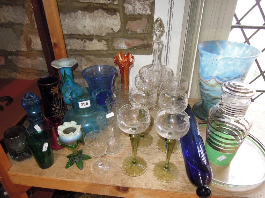 Appraisal: A quantity of th century and other glassware including a