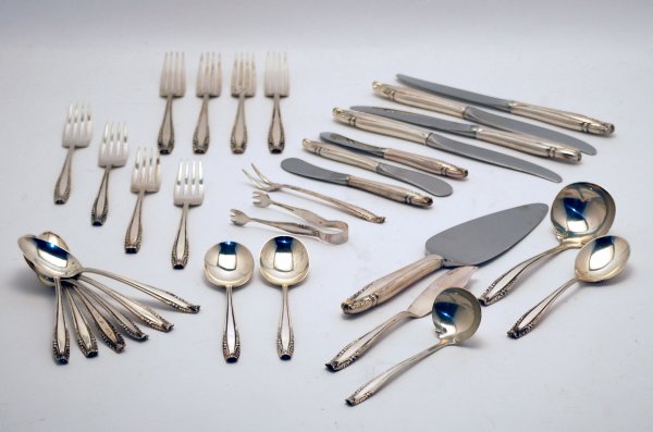 Appraisal: Wallace Stradivari flatware Includes - forks - salad forks teaspoons