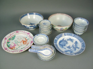 Appraisal: A selection of Chinese ceramics to include a famille rose