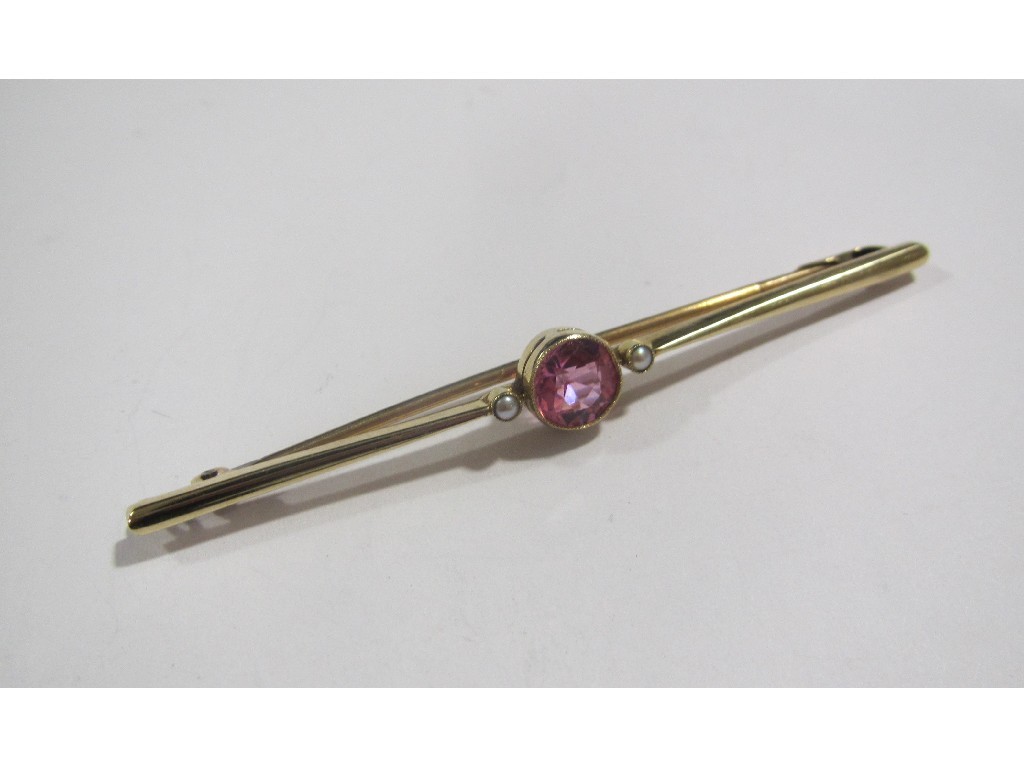 Appraisal: Eighteen carat gold pink sapphire and seed pearl set bar