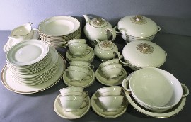 Appraisal: A Rosenthal Winifred pattern dinner service for ten inlcuding ten