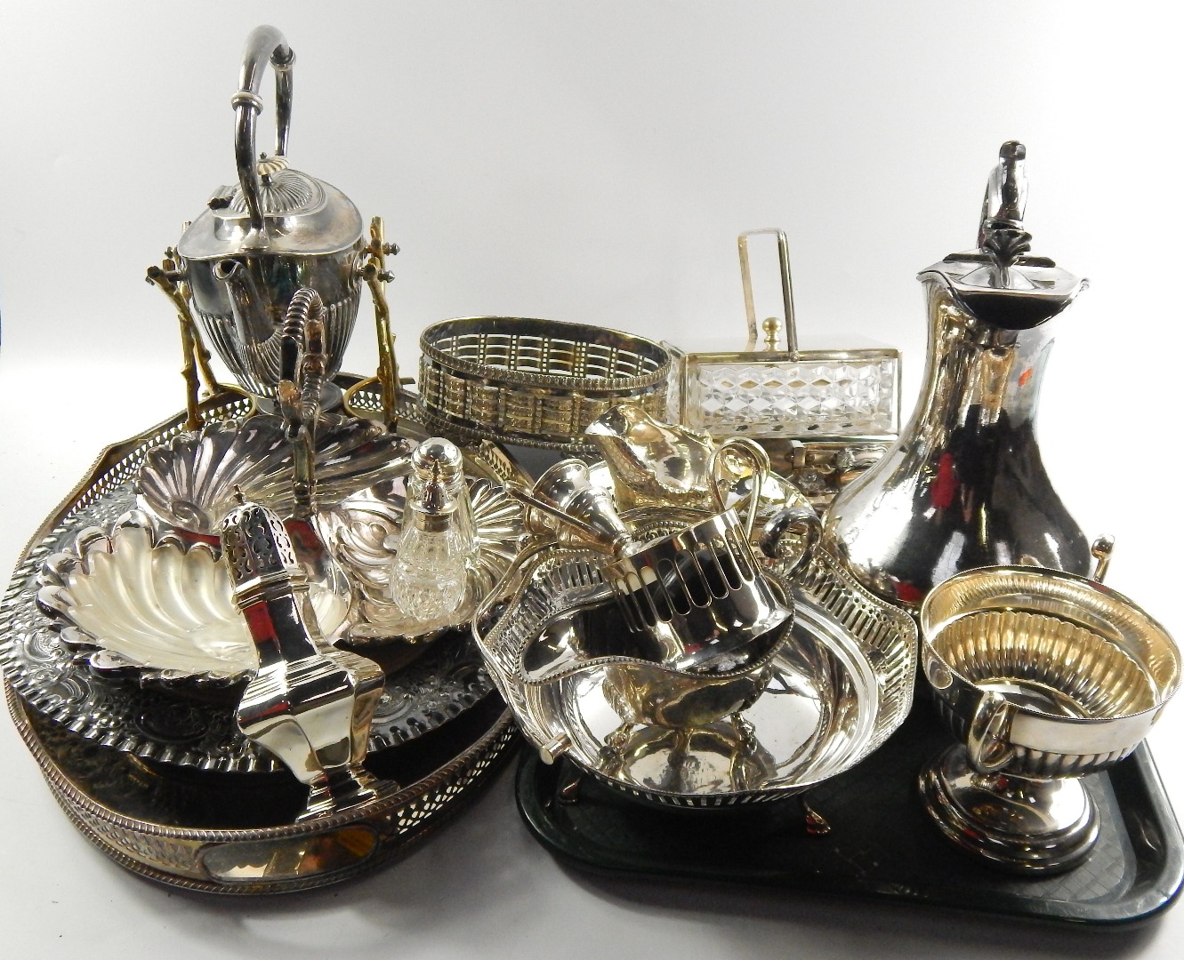 Appraisal: A quantity of Victorian and later plated wares including a