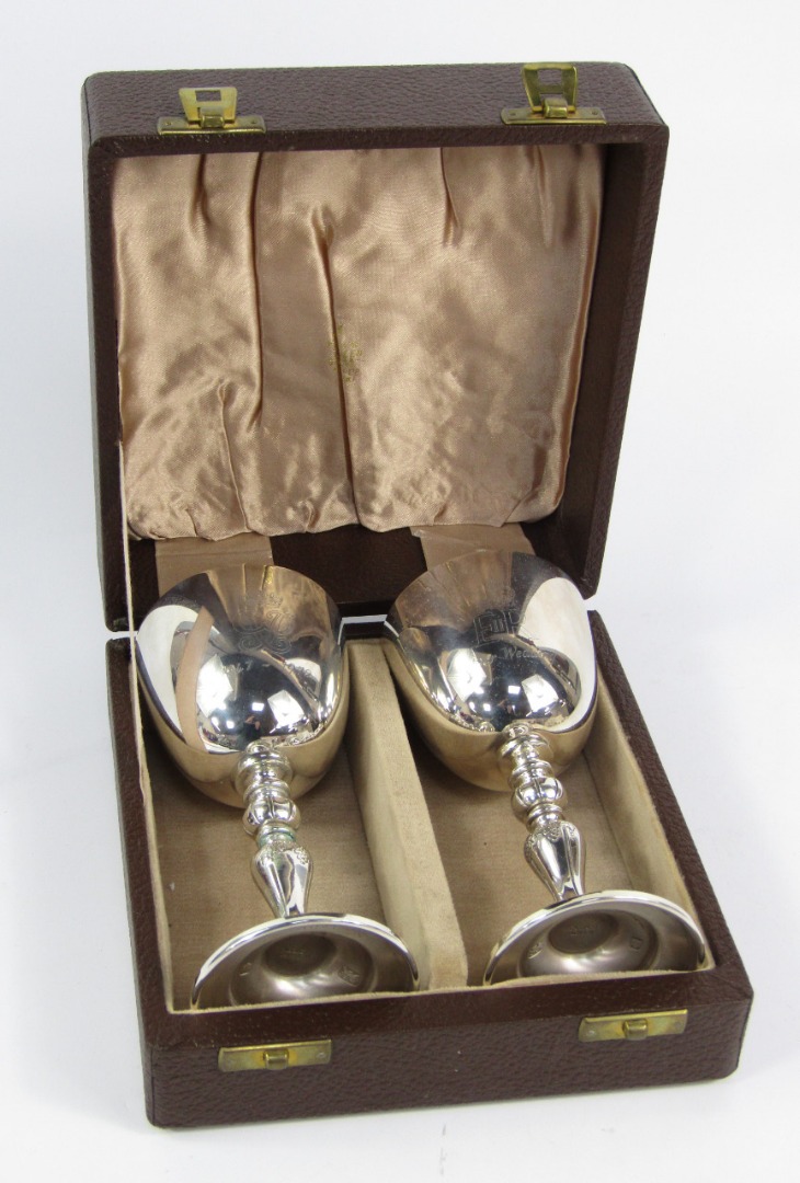 Appraisal: A pair of Garrard silver goblets commemorating the Silver Wedding