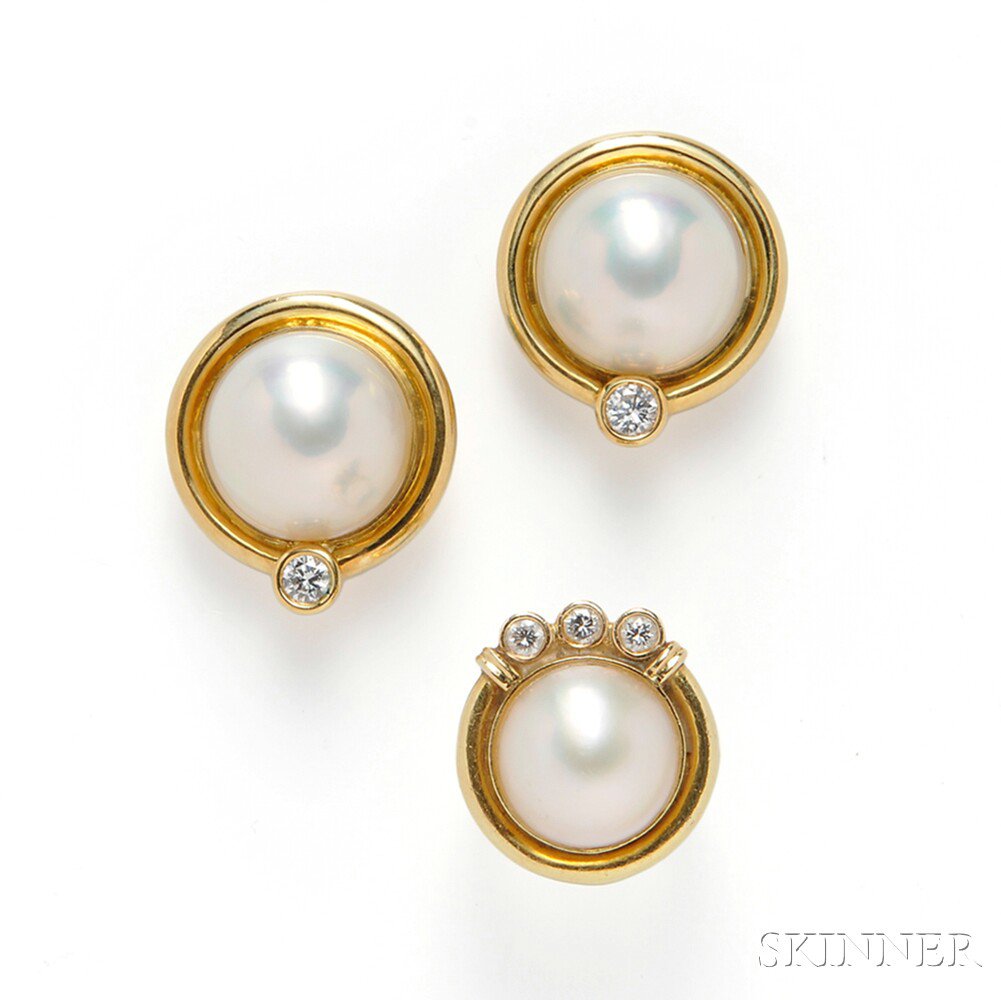 Appraisal: kt Gold Mabe Pearl and Diamond Suite comprising a pair