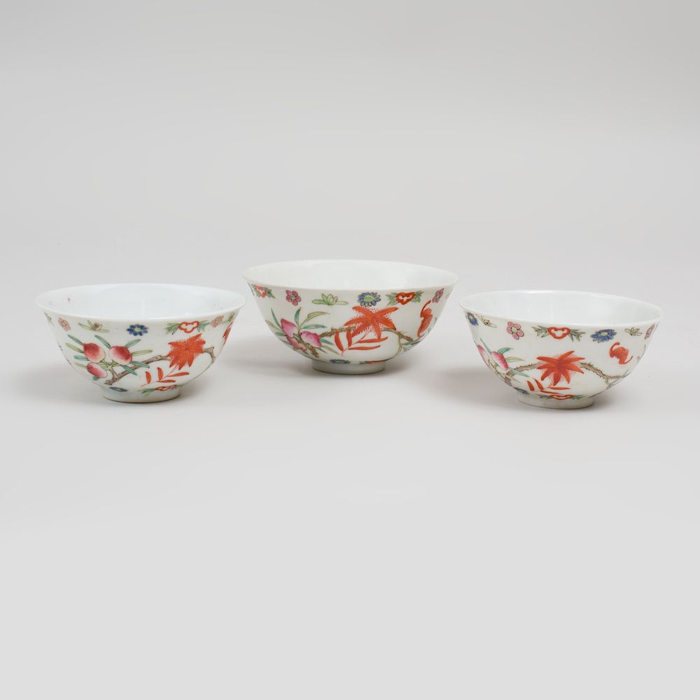 Appraisal: Set of Seventeen Chinese Famille Rose Rice Bowls Iron red