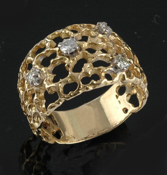 Appraisal: A diamond dress ring The wide filigree setting in ct