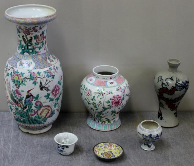 Appraisal: Assorted Antique and Vintage Chinese Porcelain Includes an enamel decorated