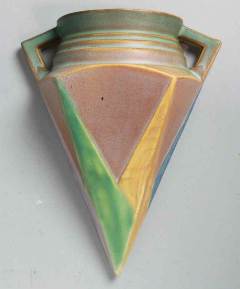 Appraisal: ROSEVILLE POTTERY FUTURA PATTERN WALL POCKET flattened V-form decorated in