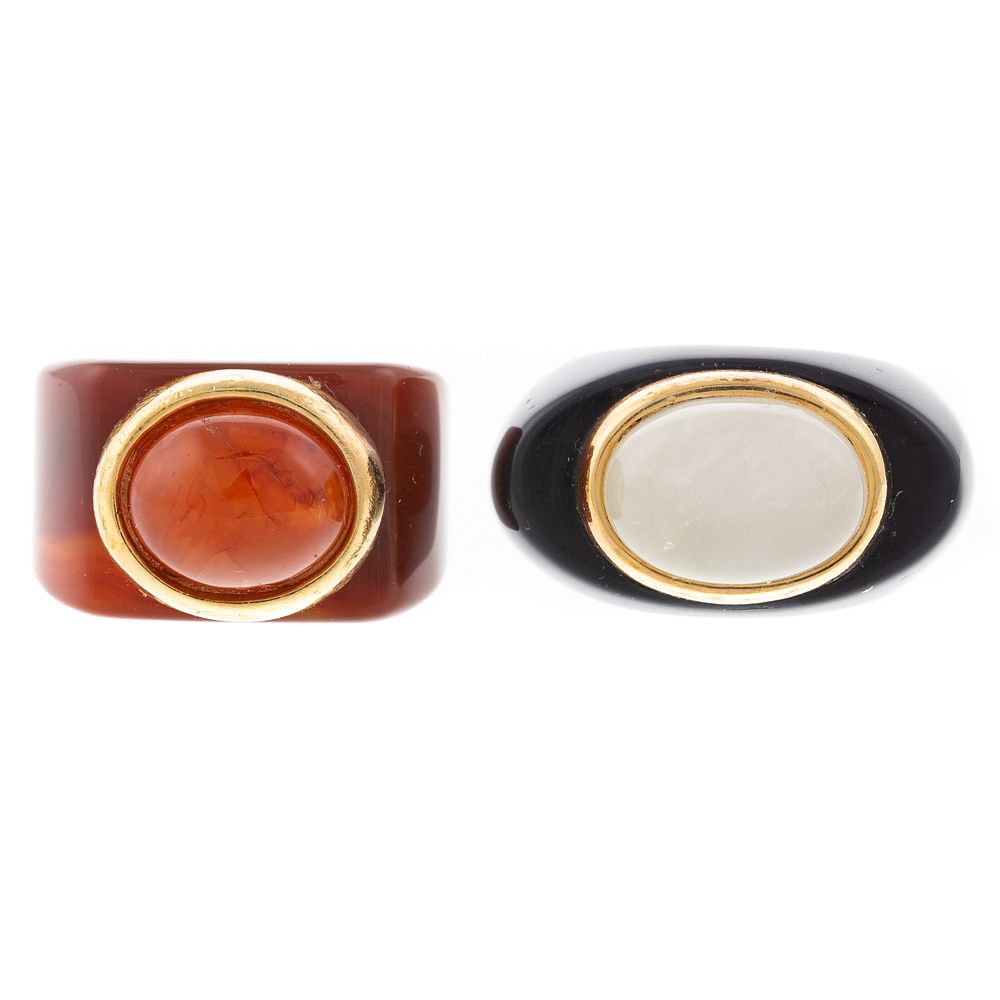 Appraisal: Two Hardstone Rings in K Yellow Gold agate ring with