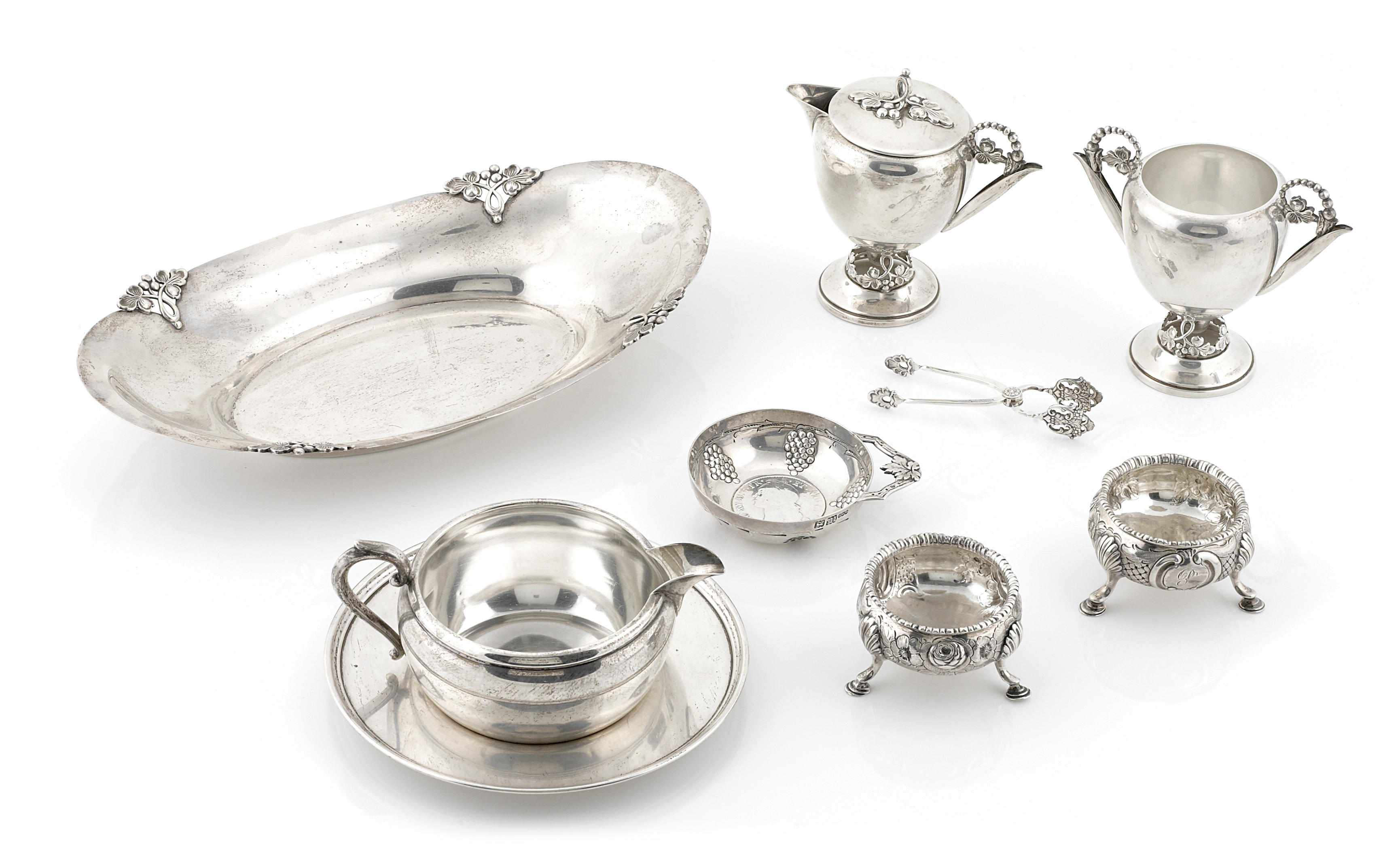 Appraisal: A group of American and English sterling silver hollowware and