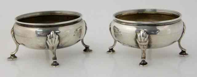 Appraisal: A pair of Victorian silver oval salts Thomas William Henry