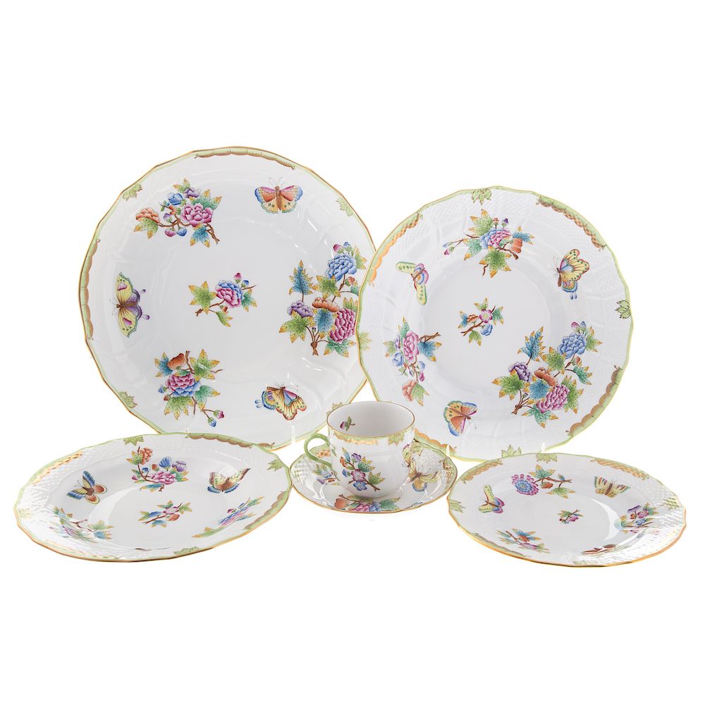 Appraisal: Herend China Queen Victoria Partial Dinner Service pieces comprising soup