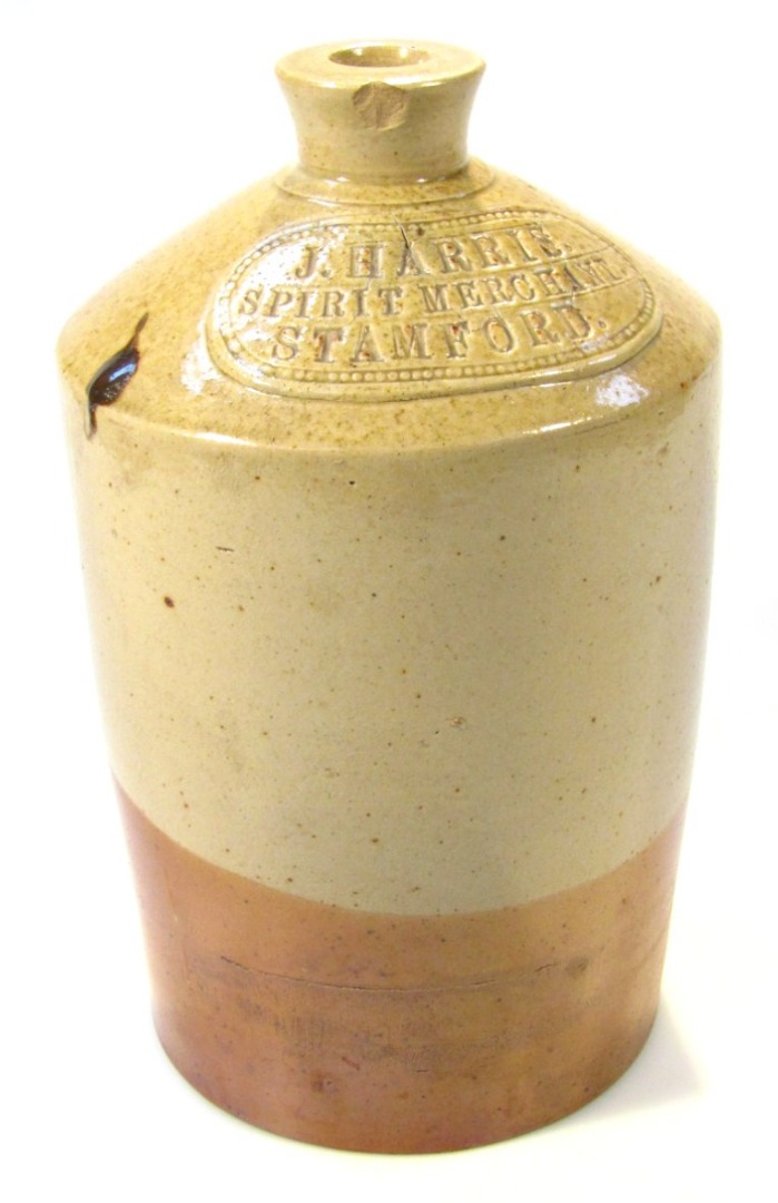 Appraisal: An early thC two coloured stoneware jar the circular shouldered