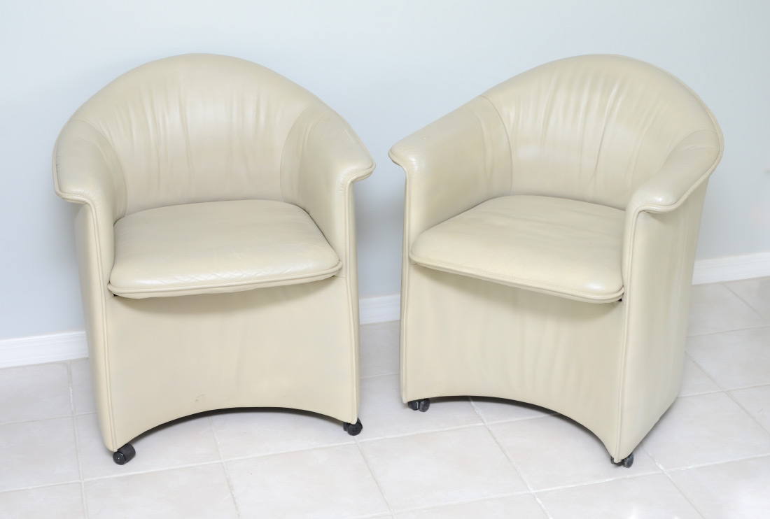 Appraisal: PAIR OF DE SEDE LEATHER ARM CHAIRS From Swiss manufacturer