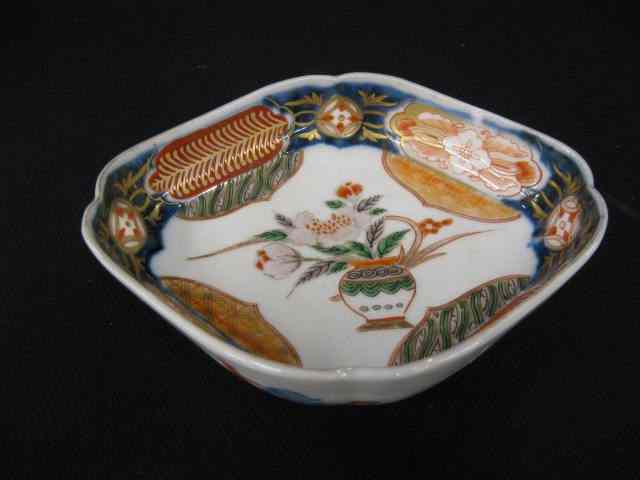 Appraisal: Japanese Imari Porcelain Dish oval vase with flowers fancy border