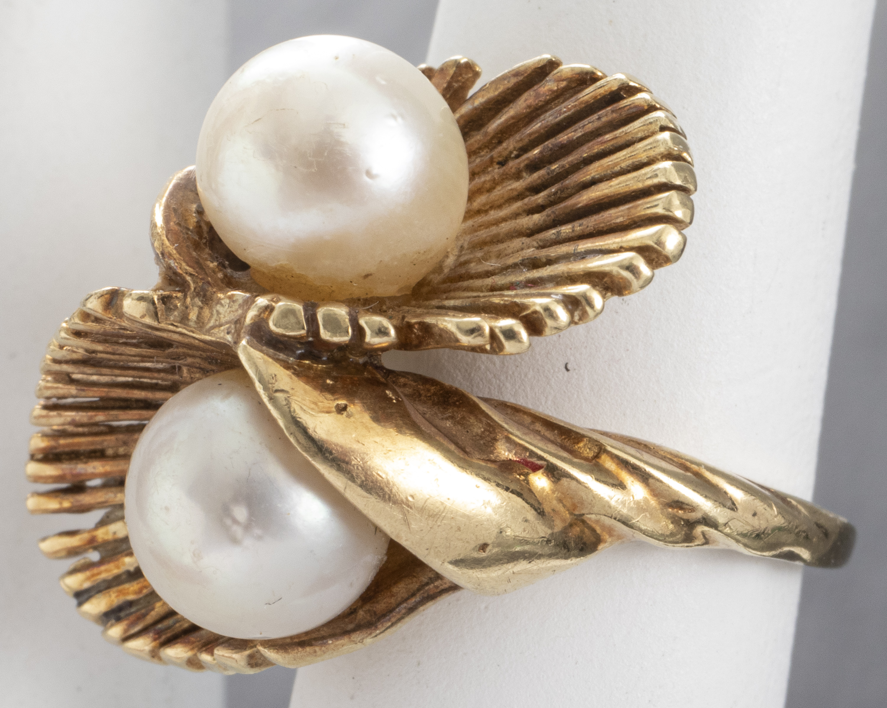 Appraisal: VINTAGE 'S K YELLOW GOLD TWIN PEARL RING Vintage 's