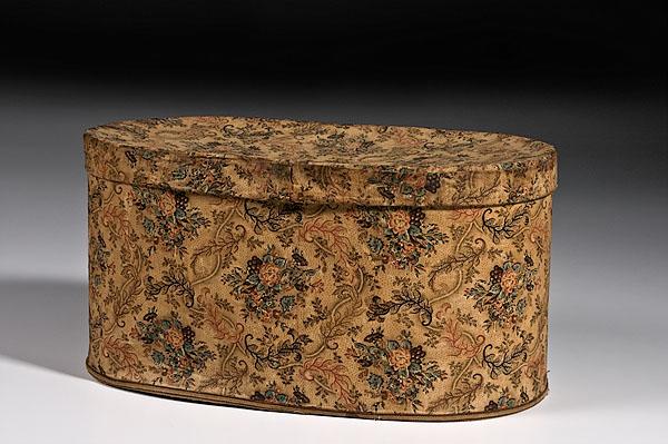 Appraisal: TH-CENTURY CLOTH COVERED BANDBOX American covered in a floral textile