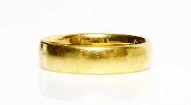 Appraisal: A gentleman's ct gold half round comfort fit wedding ring