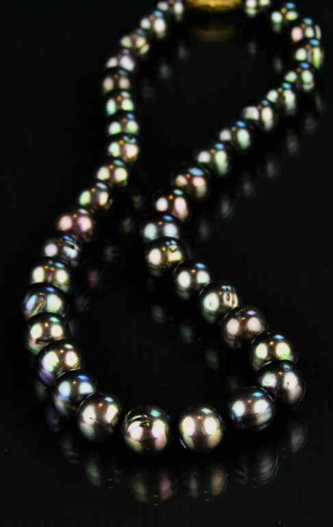 Appraisal: K Gold Black Tahitian South Sea Pearl NecklaceComprised of South