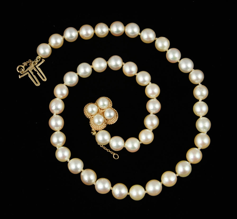 Appraisal: - Pearl Necklace with K Clasp Pearl necklace with K