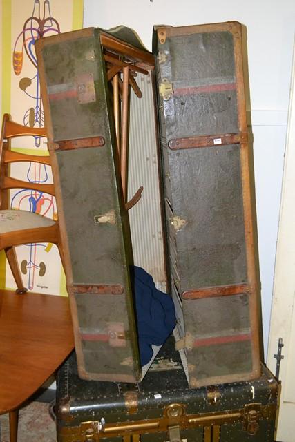 Appraisal: AN EARLY TH CENTURY GERMAN TRAVELLERS TRUNK AN EARLY TH