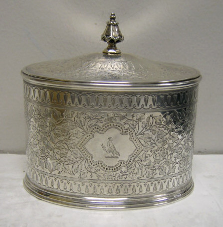 Appraisal: ROBERT HENNELL LONDON A fine Victorian silver tea caddy oval