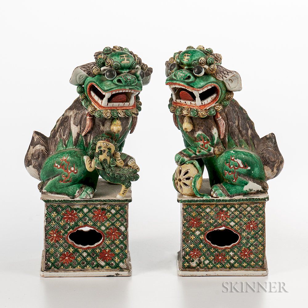 Appraisal: Pair of Famille Verte Foo Lions Pair of Famille Verte