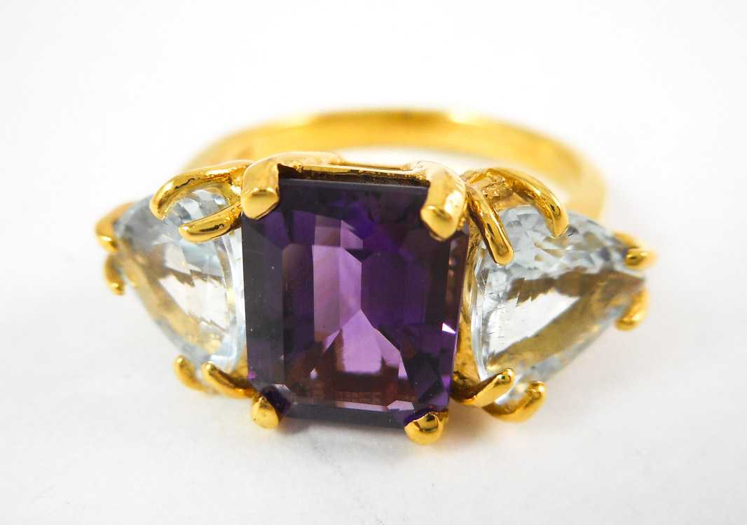 Appraisal: AMETHYST AQUAMARINE AND YELLOW GOLD RING The k gold ring