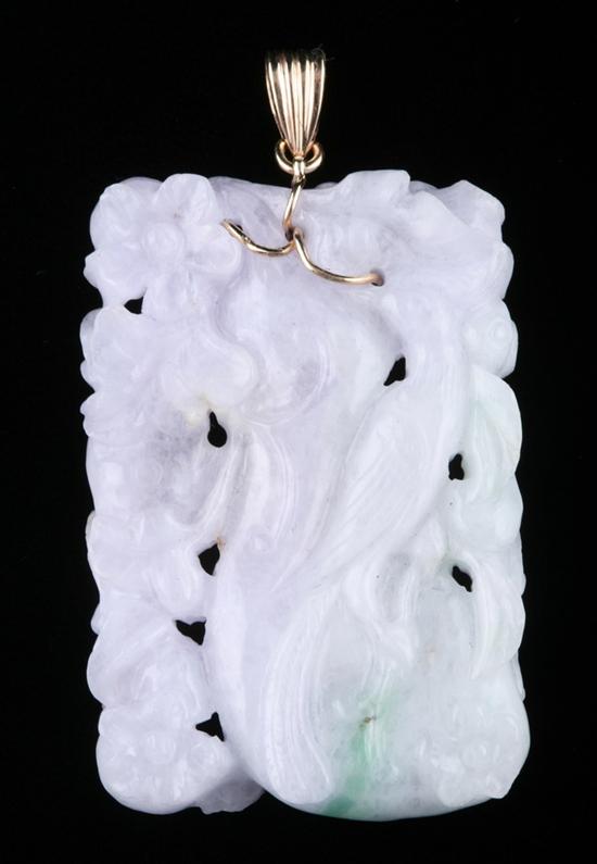 Appraisal: K YELLOW GOLD AND CARVED LAVENDER JADEITE PENDANT Carved and