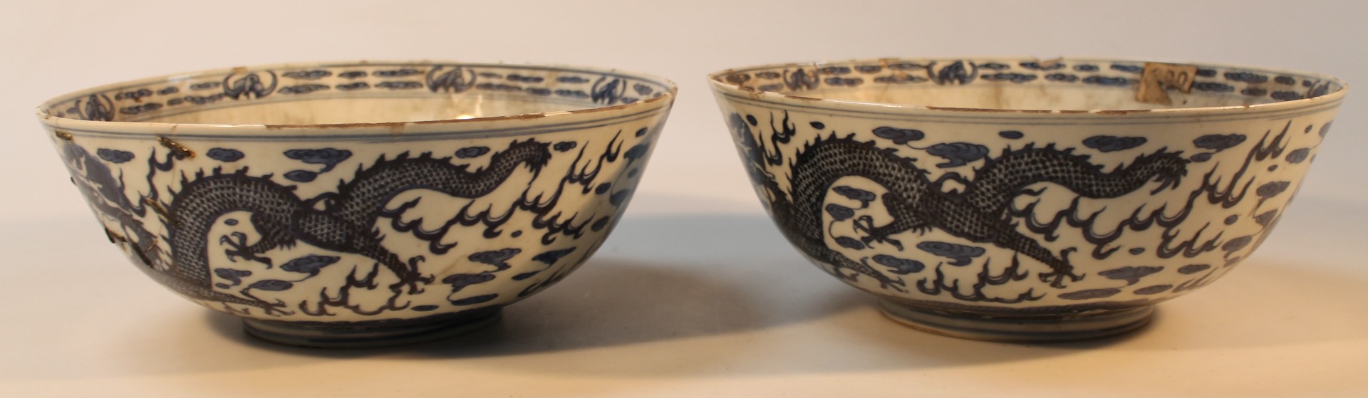 Appraisal: A pair of Chinese blue and white porcelain bowls each