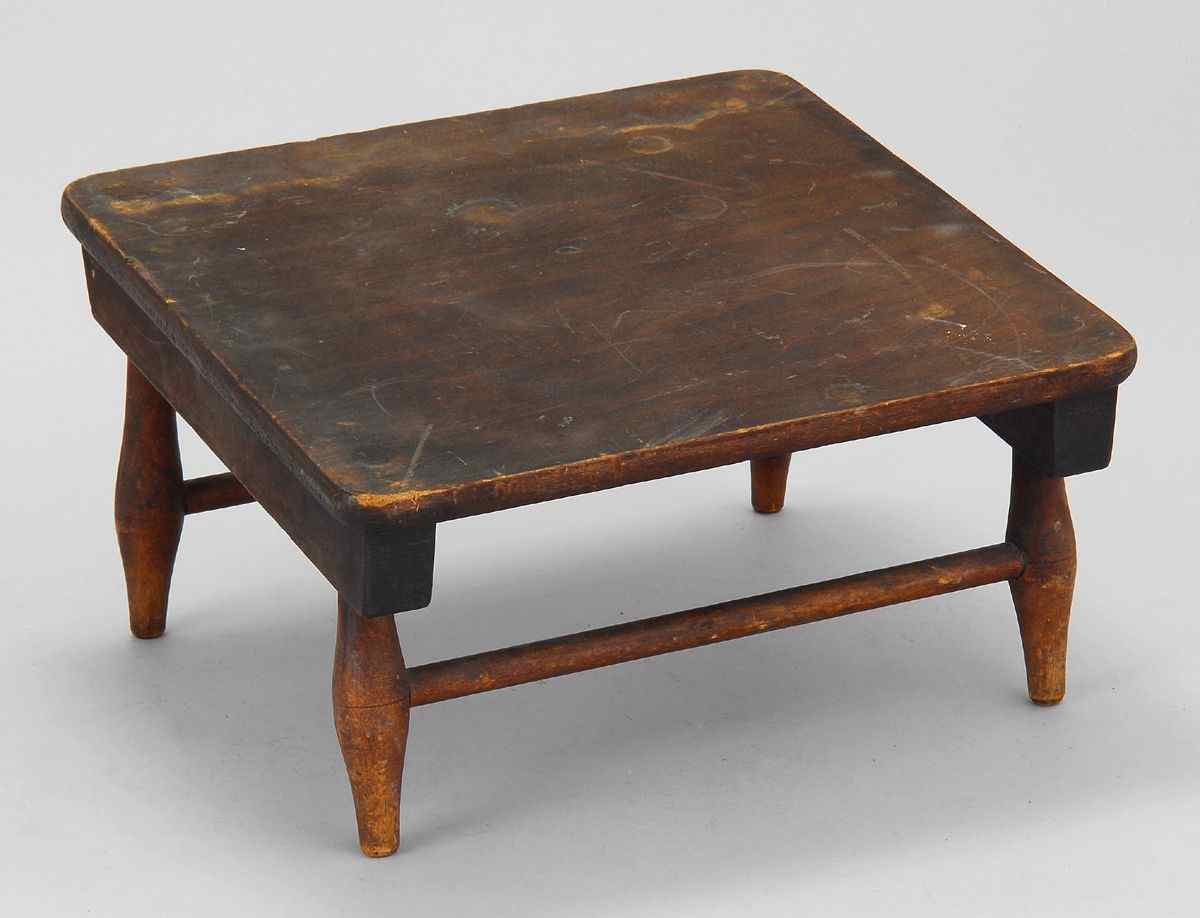 Appraisal: SHAKER FOOTSTOOL th CenturyWith turned legs Retains original label on