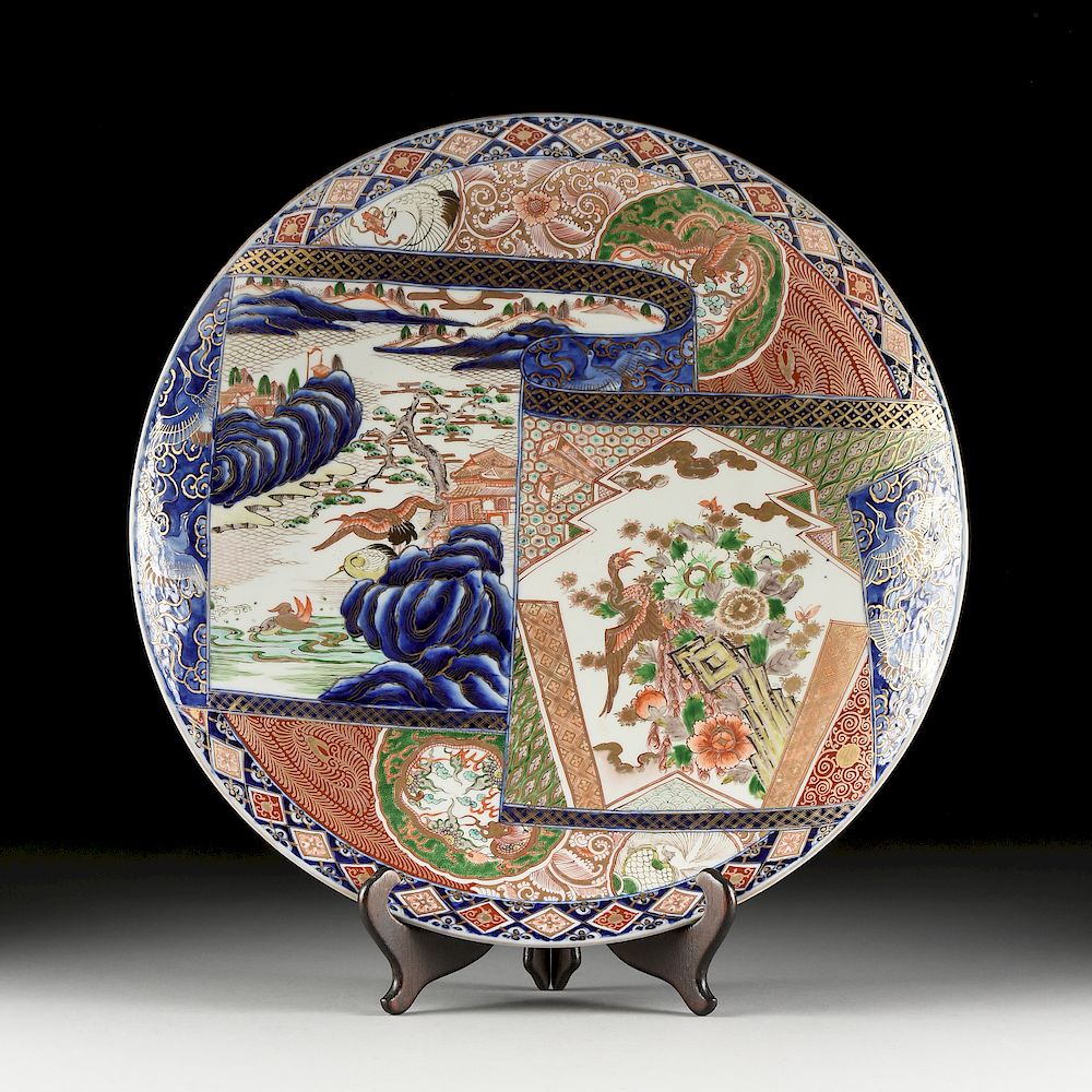 Appraisal: A LARGE JAPANESE IMARI PORCELAIN CHARGER MEIJI PERIOD - A