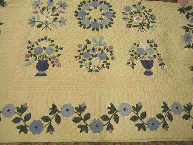 Appraisal: Handmade Quilt floral applique x album quilt style