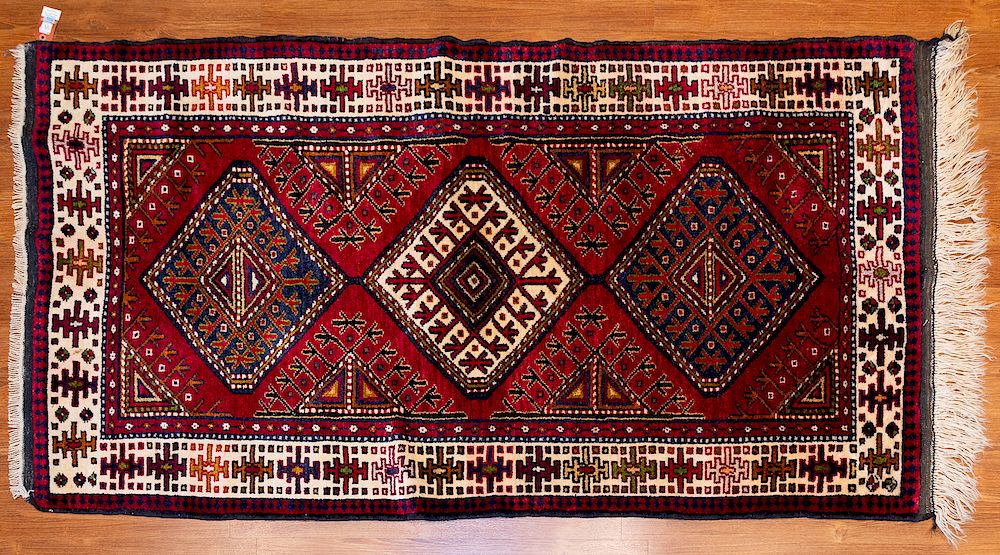 Appraisal: Turkish Yahyali Rug x hand knotted wool foundation Condition Border