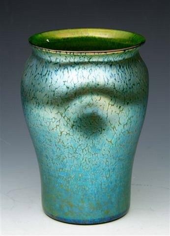 Appraisal: AN ART NOUVEAU LOETZ GLASS VASE of inverted form bearing