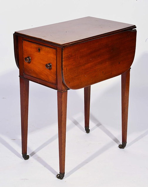 Appraisal: A TH CENTURY MAHOGANY PEMBROKE TABLE the ends in the