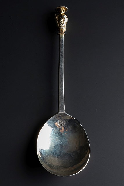 Appraisal: A SILVER APOSTLE SPOON c attributed to Robert Wade of