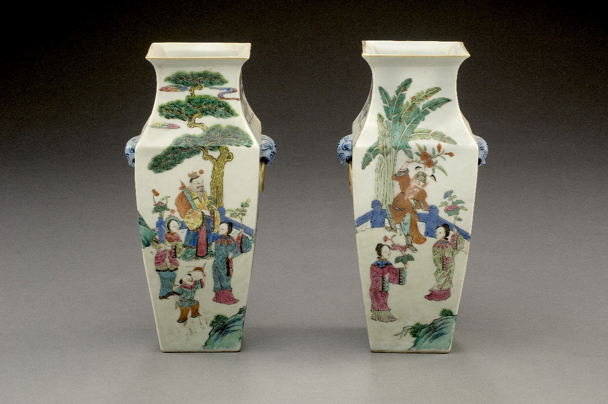 Appraisal: PAIR OF CHINESE EXPORT PORCELAIN FAMILLE ROSE VASES NINETEENTH CENTURY