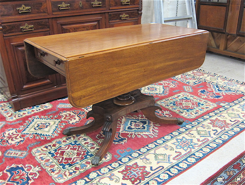 Appraisal: FEDERAL MAHOGANY DROP-LEAF TABLE American early th century having a