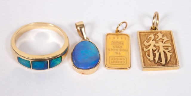 Appraisal: Four items of lady's K and K gold jewelry comprising