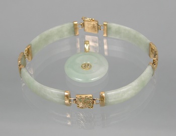 Appraisal: A Set of Gold and Jade Jewelry Containing a pale