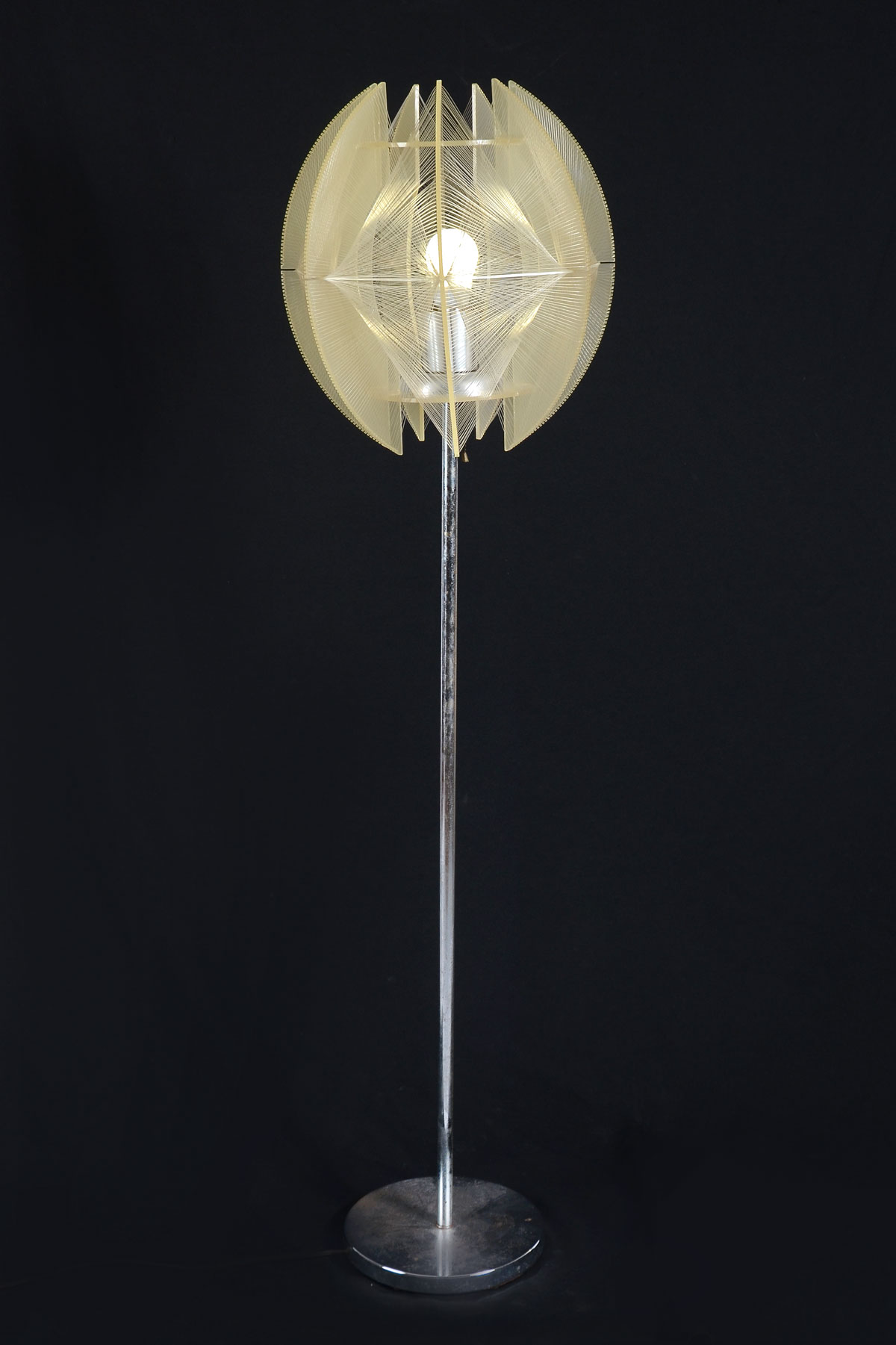 Appraisal: MID-CENTURY MODERN PAUL SECON STRING FLOOR LAMP Paul Secon Moderne