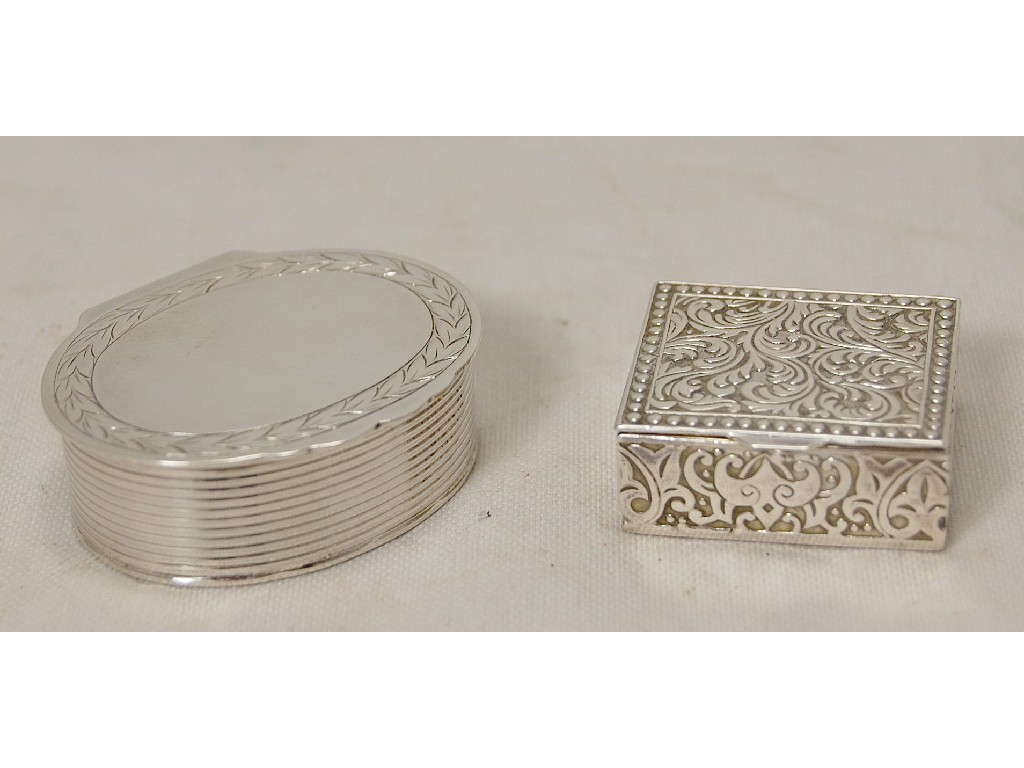 Appraisal: Oval silver pill box with gilt interior reeded sides and