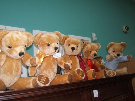 Appraisal: Five Merry Thought teddy bears