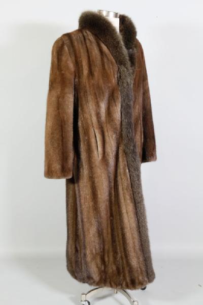 Appraisal: A - Mink Fur Coat Mink fur coat from Glama