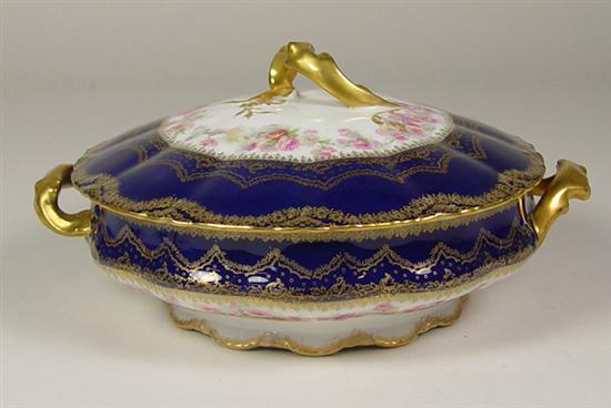 Appraisal: Haviland Limoges Covered Casserole Scalloped feet Cobalt over white in