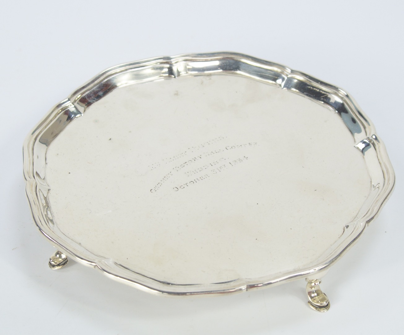 Appraisal: A George V silver salver presentation inscription' Sheffield oz OP