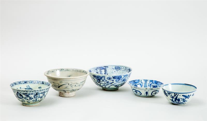 Appraisal: THREE CHINESE BLUE AND WHITE PORCELAIN BOWLS The lowest unmarked