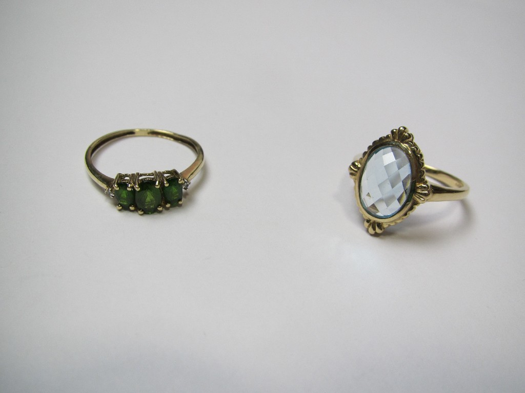 Appraisal: Lot comprising a ct gold diopside three stone ring with